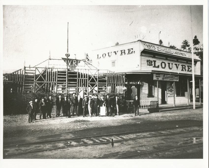 Guerneville — Louvre Beer Garden
