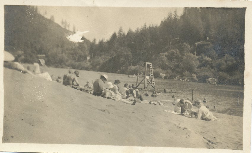 Beach (Beach
BW 4 1)