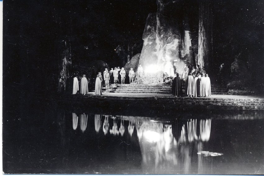 Postcard (Bohemian Gro)